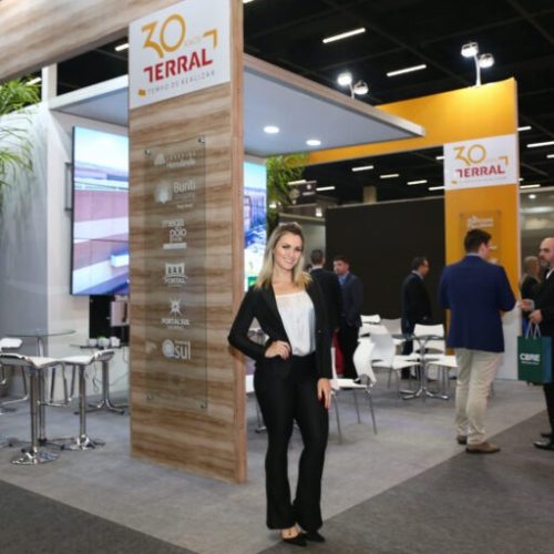 imgi_13_Expo-Shopping-Case-Sound-6-768×512